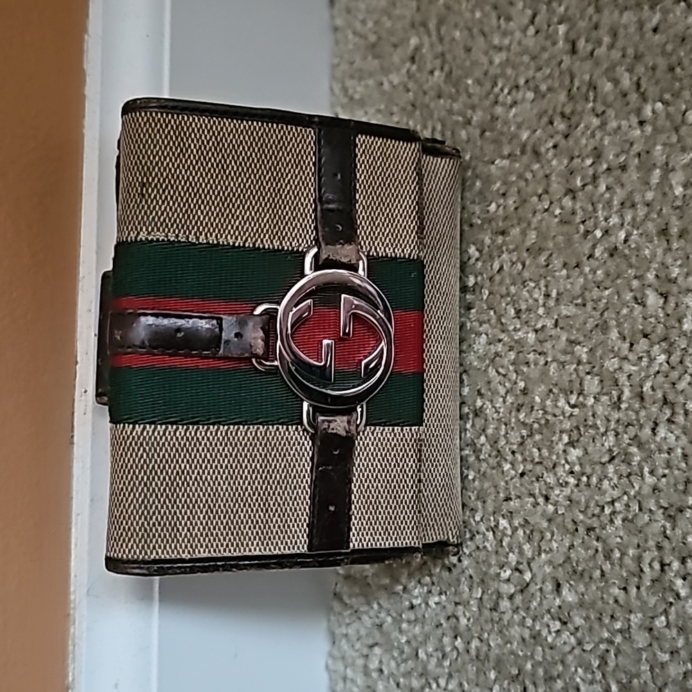 Gucci wallet